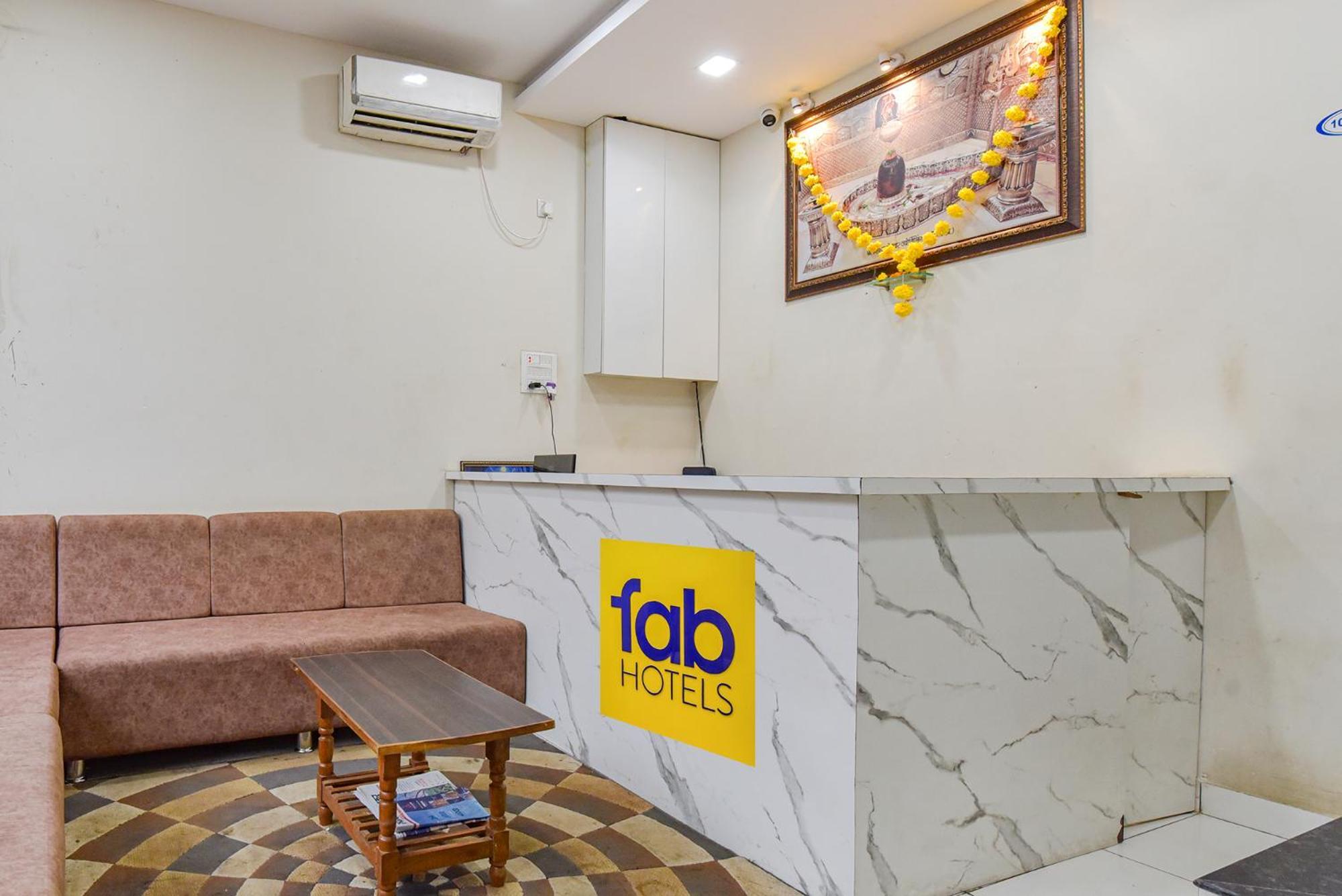 Fabexpress Devani Palace Ujjain Exterior photo